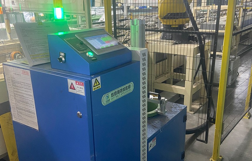 家电行业-冰箱玻璃门板涂胶